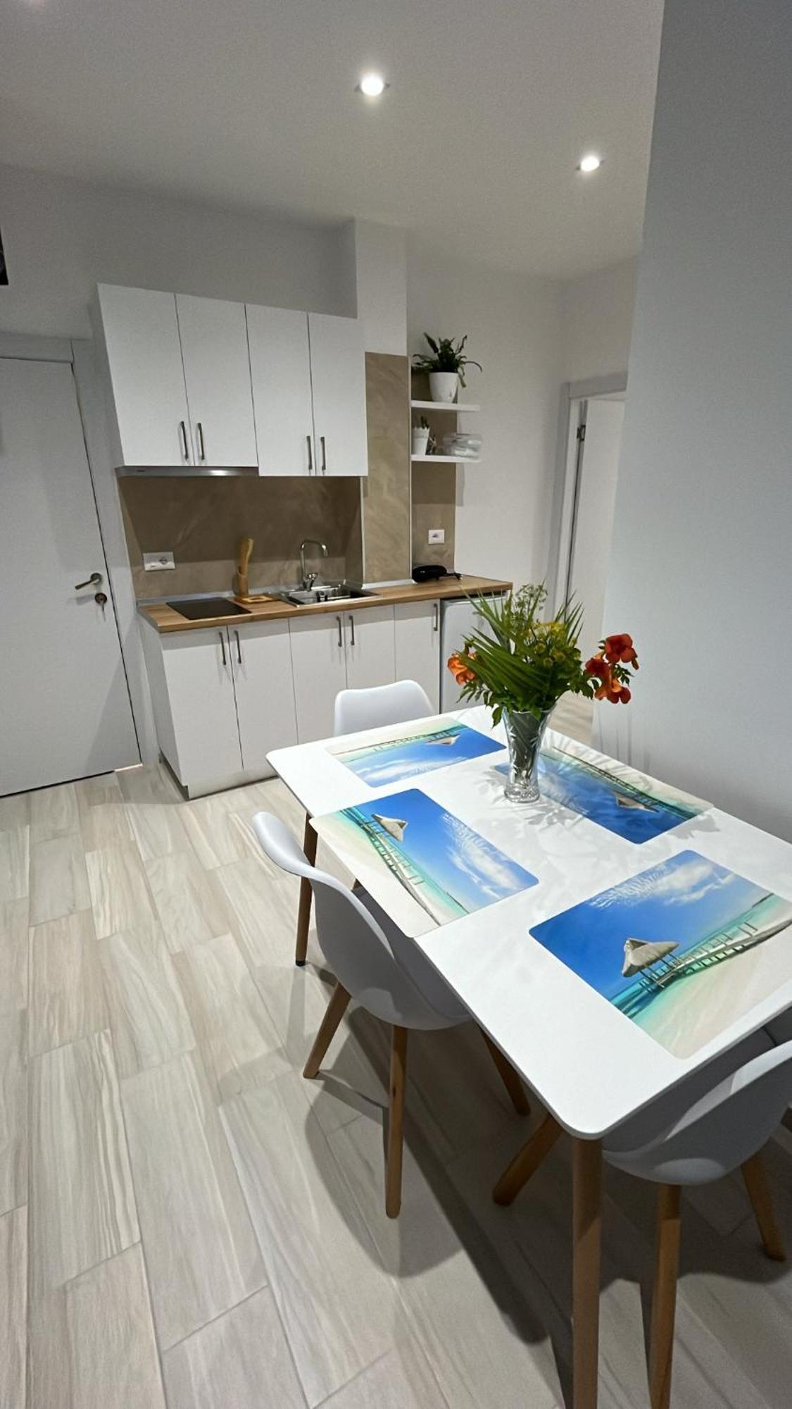 Vila Luani Vlorë Exteriör bild