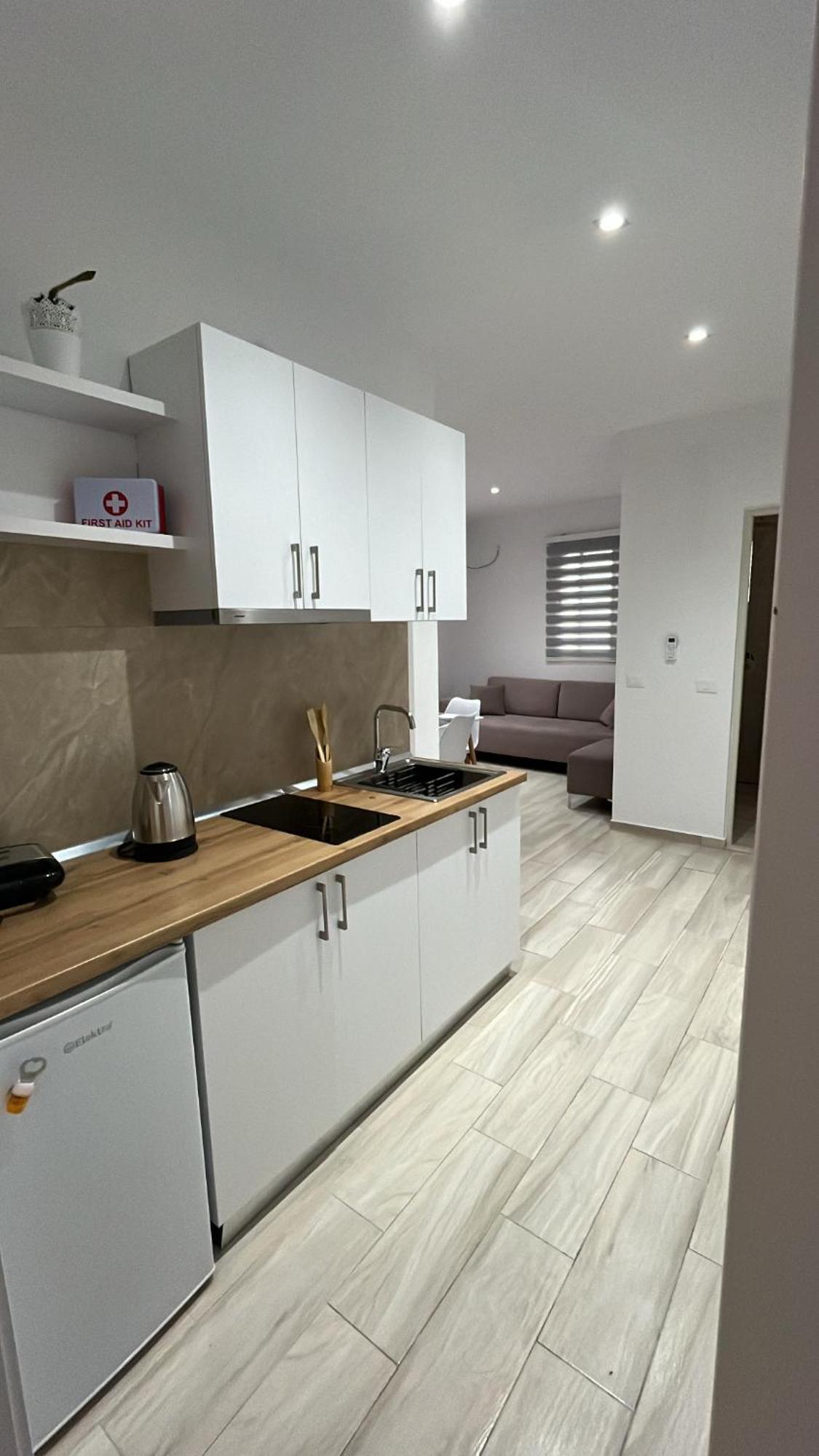 Vila Luani Vlorë Exteriör bild