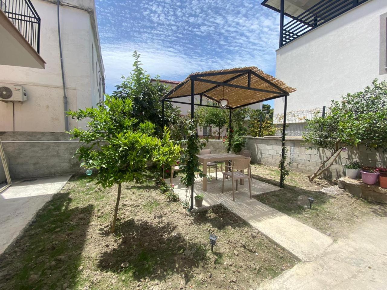 Vila Luani Vlorë Exteriör bild