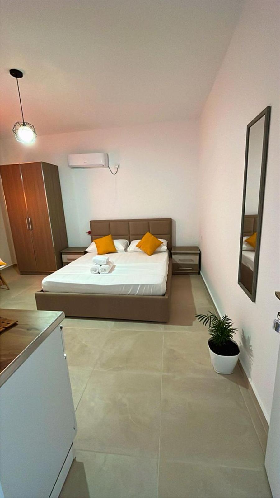 Vila Luani Vlorë Exteriör bild